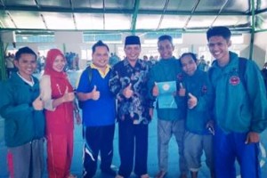 Ketua PBSS Pencak Silat Club berfoto bersama usai mewngikuti sosialisasi aturan baru pencak silat.